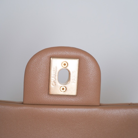 22B Chanel Hearts Mini Flap Bag in Brown - Picture 7 of 8